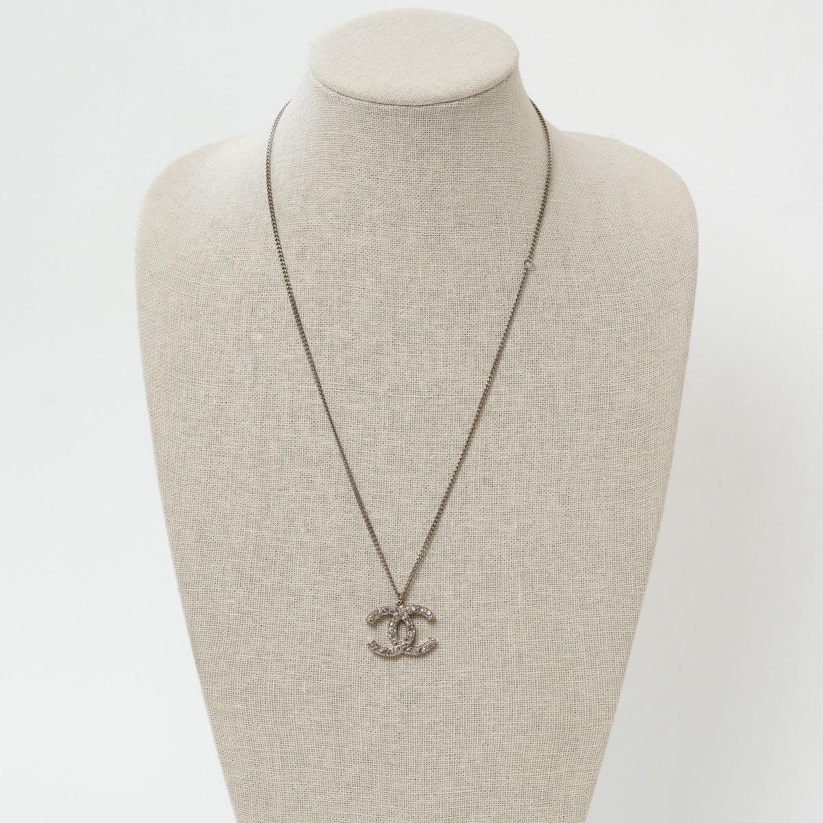 Pre-Loved Chanel™ Silver-Tone Crystal Embellished Pendant Necklace