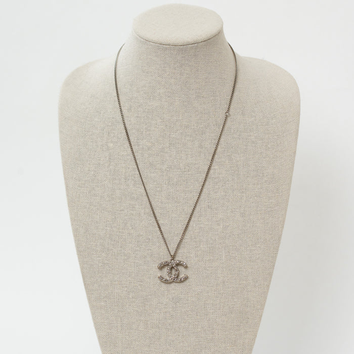 Pre-Loved Chanel™ Silver-Tone Crystal Embellished Pendant Necklace