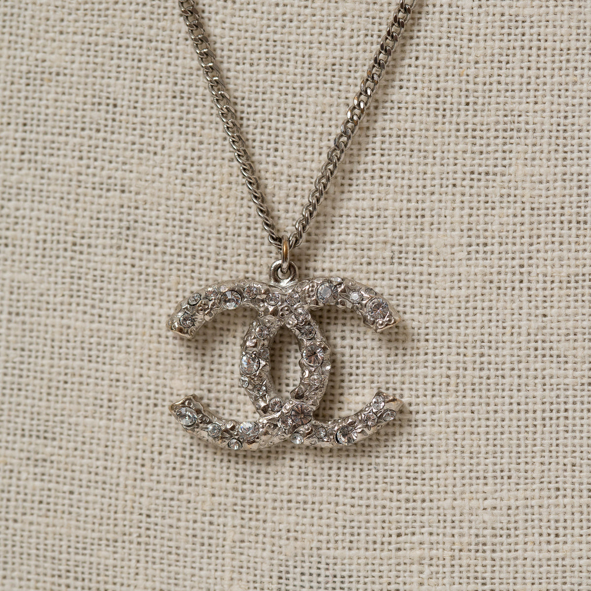 Pre-Loved Chanel™ Silver-Tone Crystal Embellished Pendant Necklace
