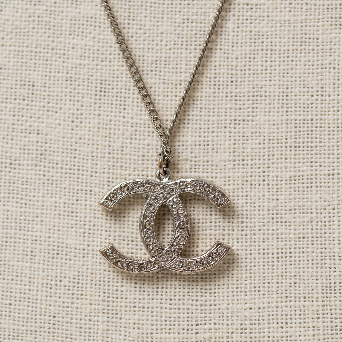 Pre-Loved Chanel™ Silver-Tone Crystal Embellished Pendant Necklace