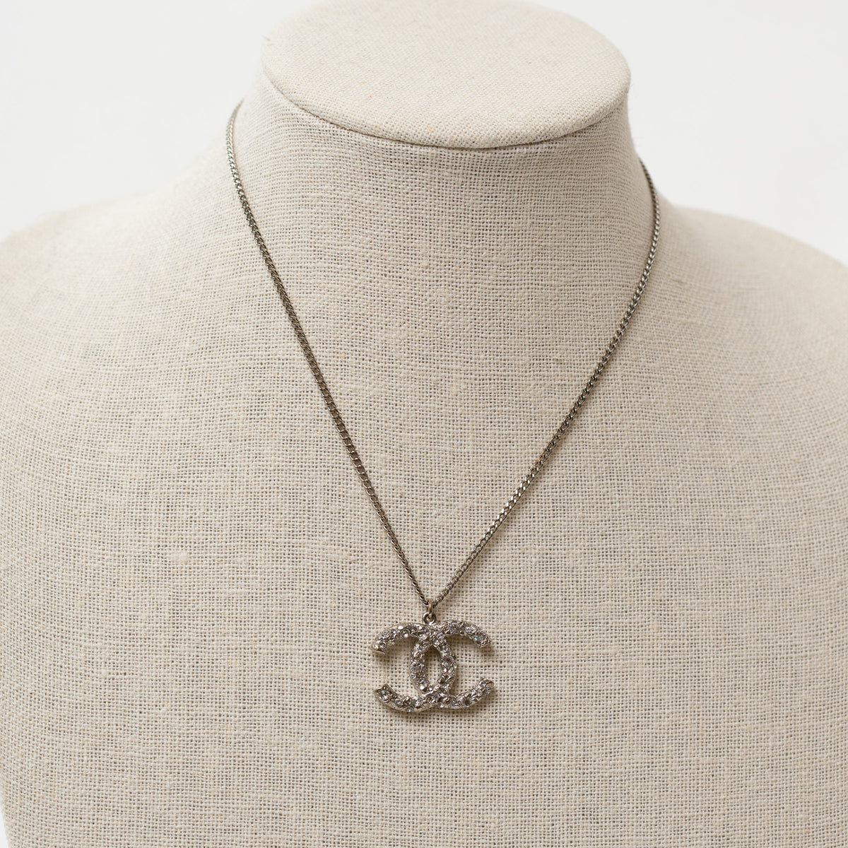 Pre-Loved Chanel™ Silver-Tone Crystal Embellished Pendant Necklace
