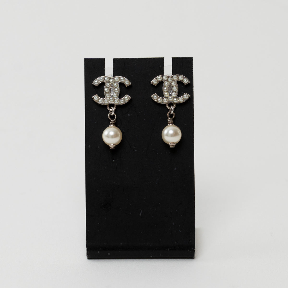 Pre-Loved Chanel™ Silver Tone Faux Pearl Inlaid Logo Pearl Drop Earrings