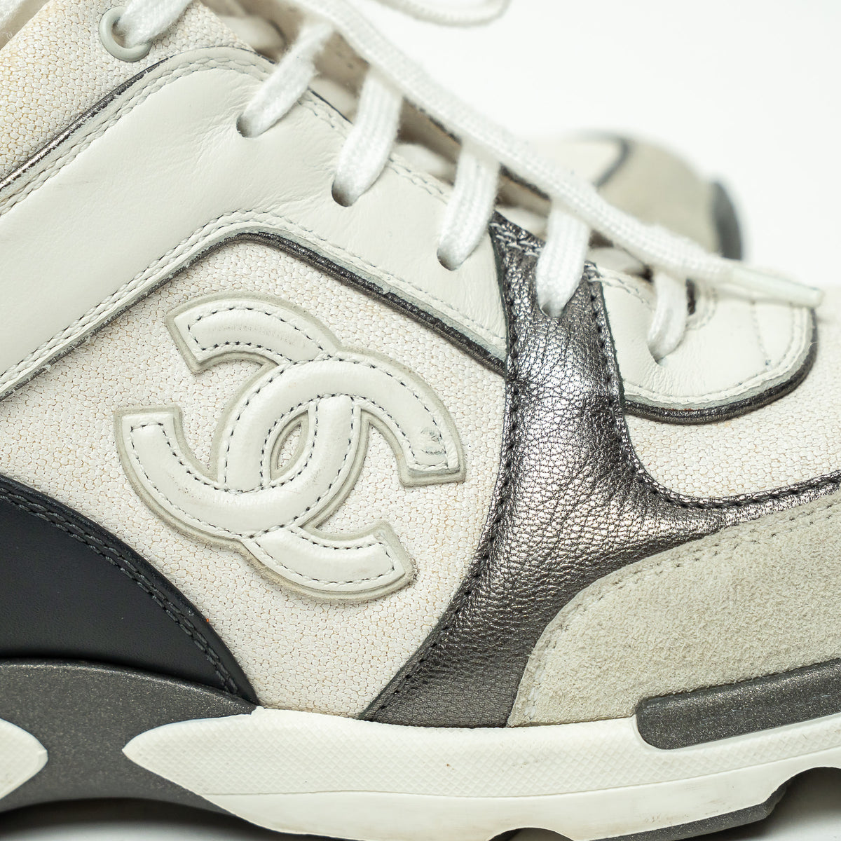 Pre-Loved Chanel™ Low-Top Fabric Sneakers in Grey and White Size 40