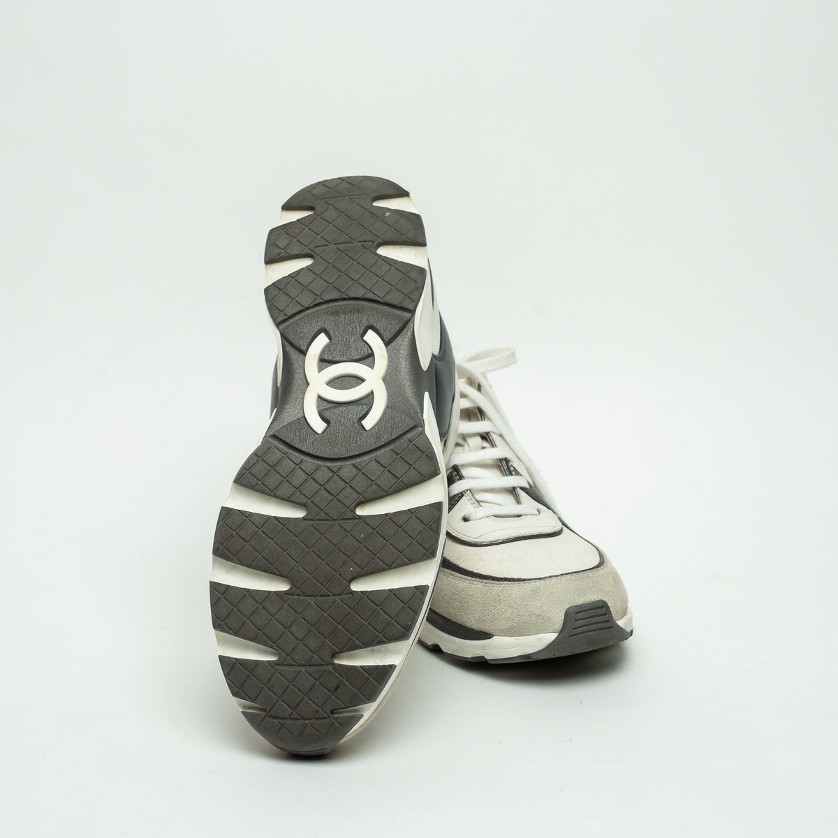 Pre-Loved Chanel™ Low-Top Fabric Sneakers in Grey and White Size 40