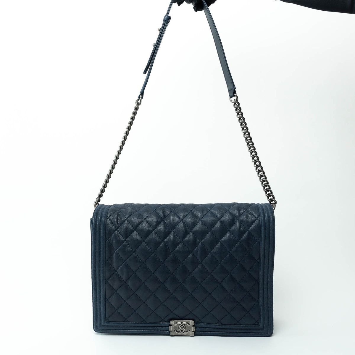 Pre-Loved Chanel™ Navy Grained Leather Extra Large Boy Bag