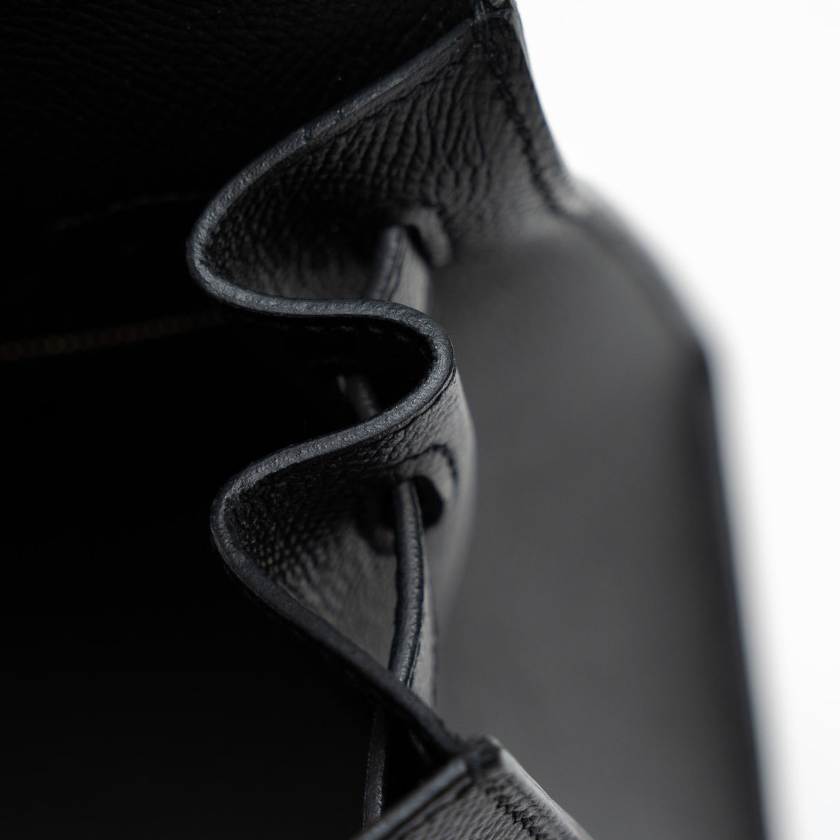 Hermes Black Veau Epsom Leather Kelly II Sellier 28