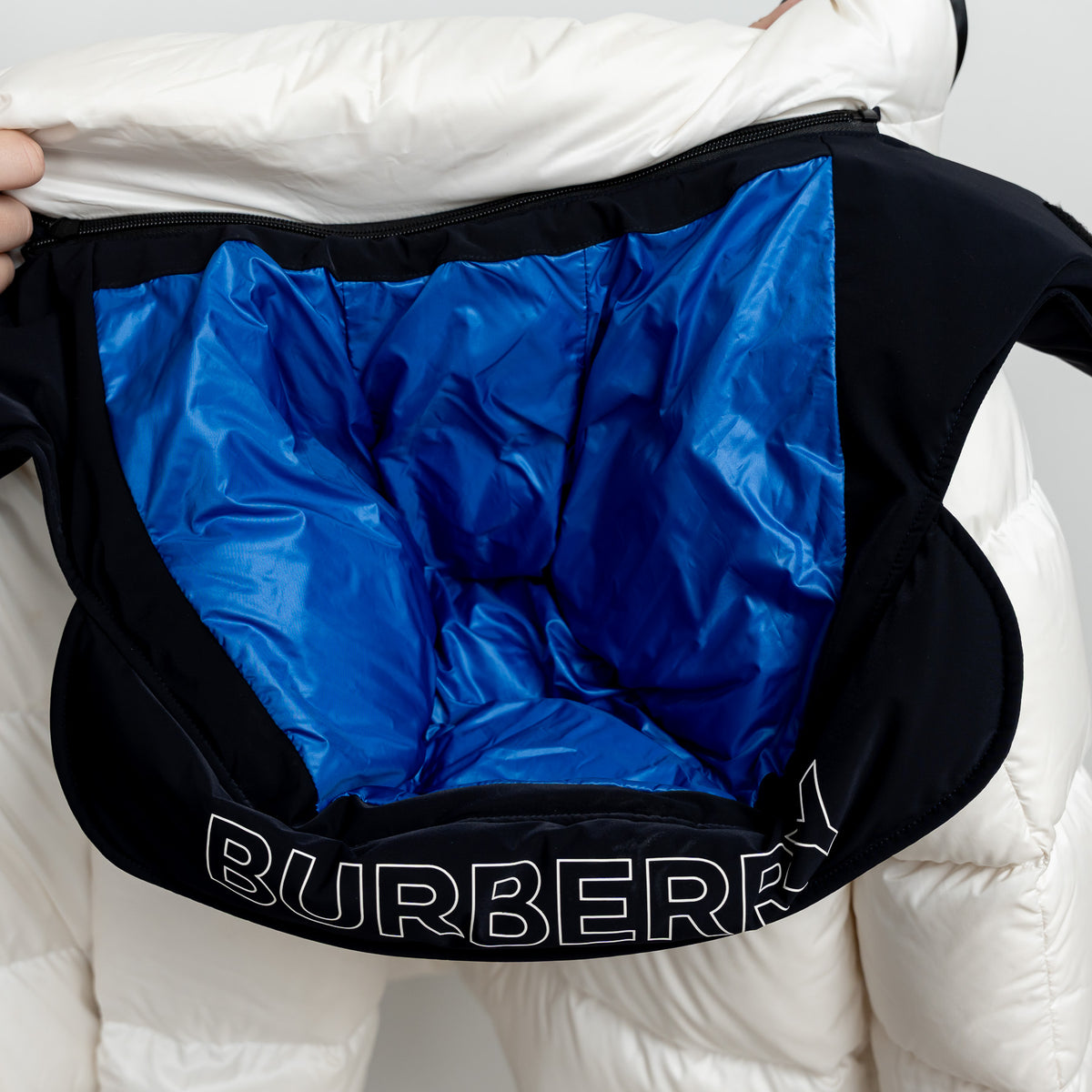 Burberry White Puffer Down Jacket Size XS