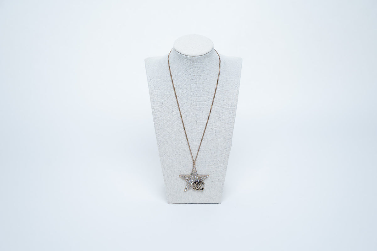 star pendant necklace (front)