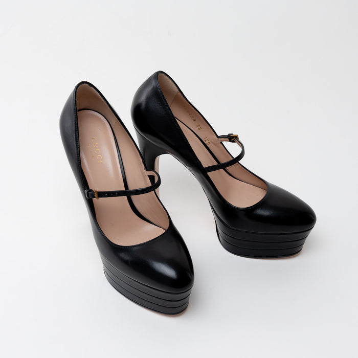 Gucci Black Grained Leather Pumps Size 38