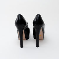 Gucci Black Grained Leather Pumps Size 38