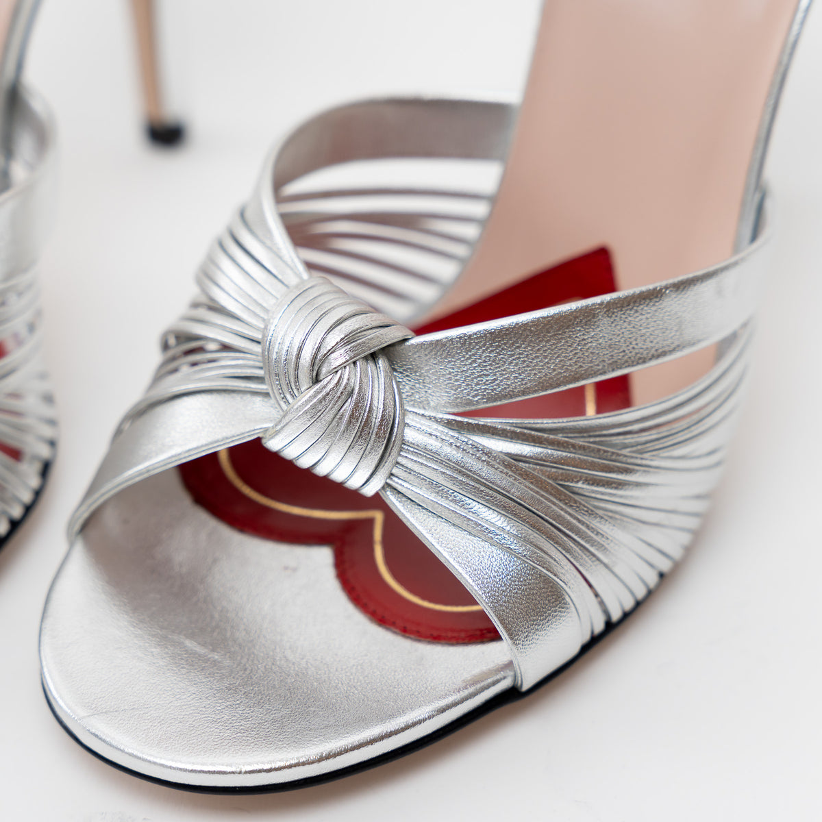 Gucci Silver Leather Crawford Sandals Size 35.5