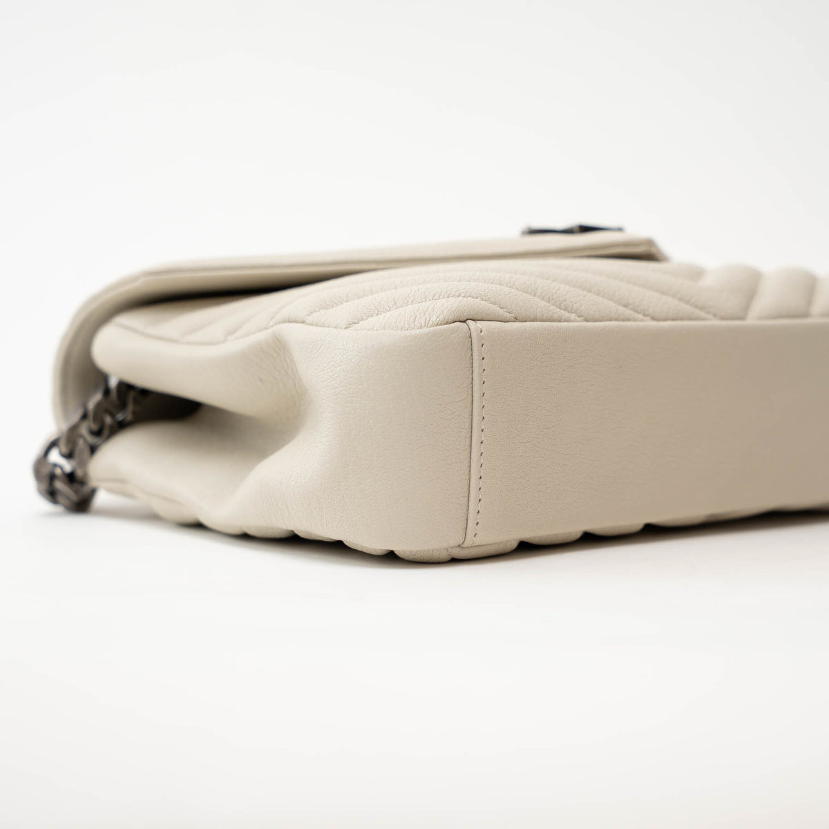 Saint Laurent Cream Chevron Quilted Leather Matelasse Medium College bag