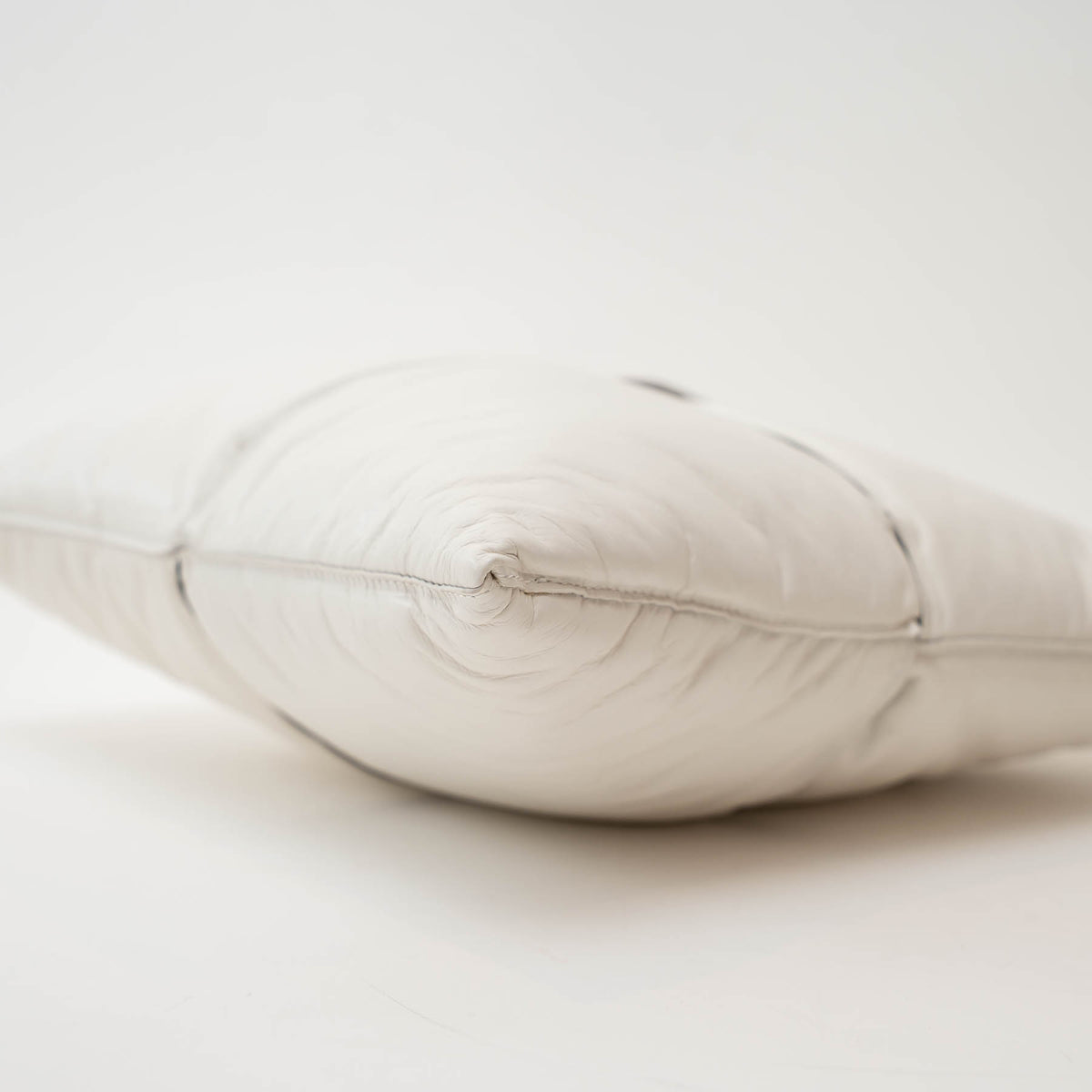 Bottega Veneta White High Gloss Grained Leather Maxi Padded Intrecciato Clutch