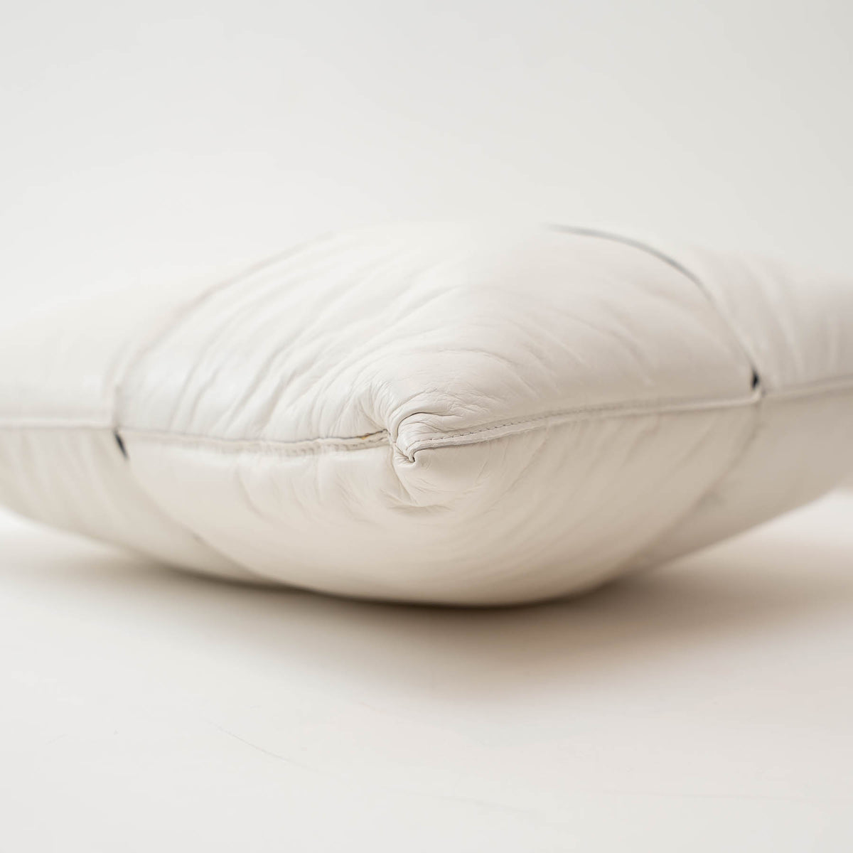 Bottega Veneta White High Gloss Grained Leather Maxi Padded Intrecciato Clutch