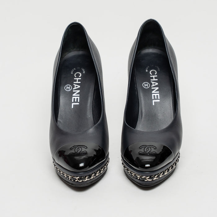 Pre-Loved Chanel™ Navy Calfskin Leather Pumps Size 36