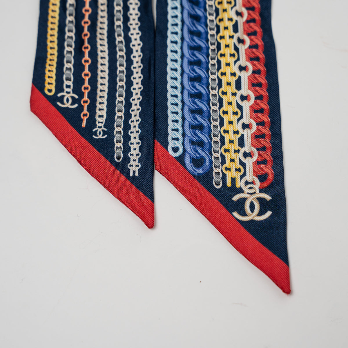 Pre-Loved Chanel™ Navy Multicolour Silk Chain Twilly