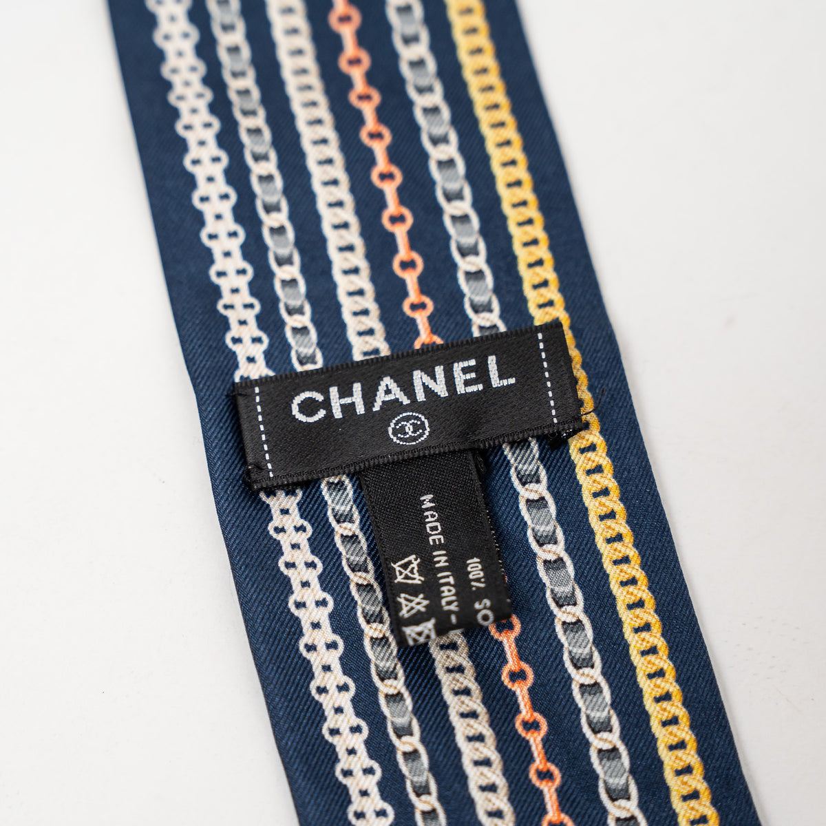 Pre-Loved Chanel™ Navy Multicolour Silk Chain Twilly