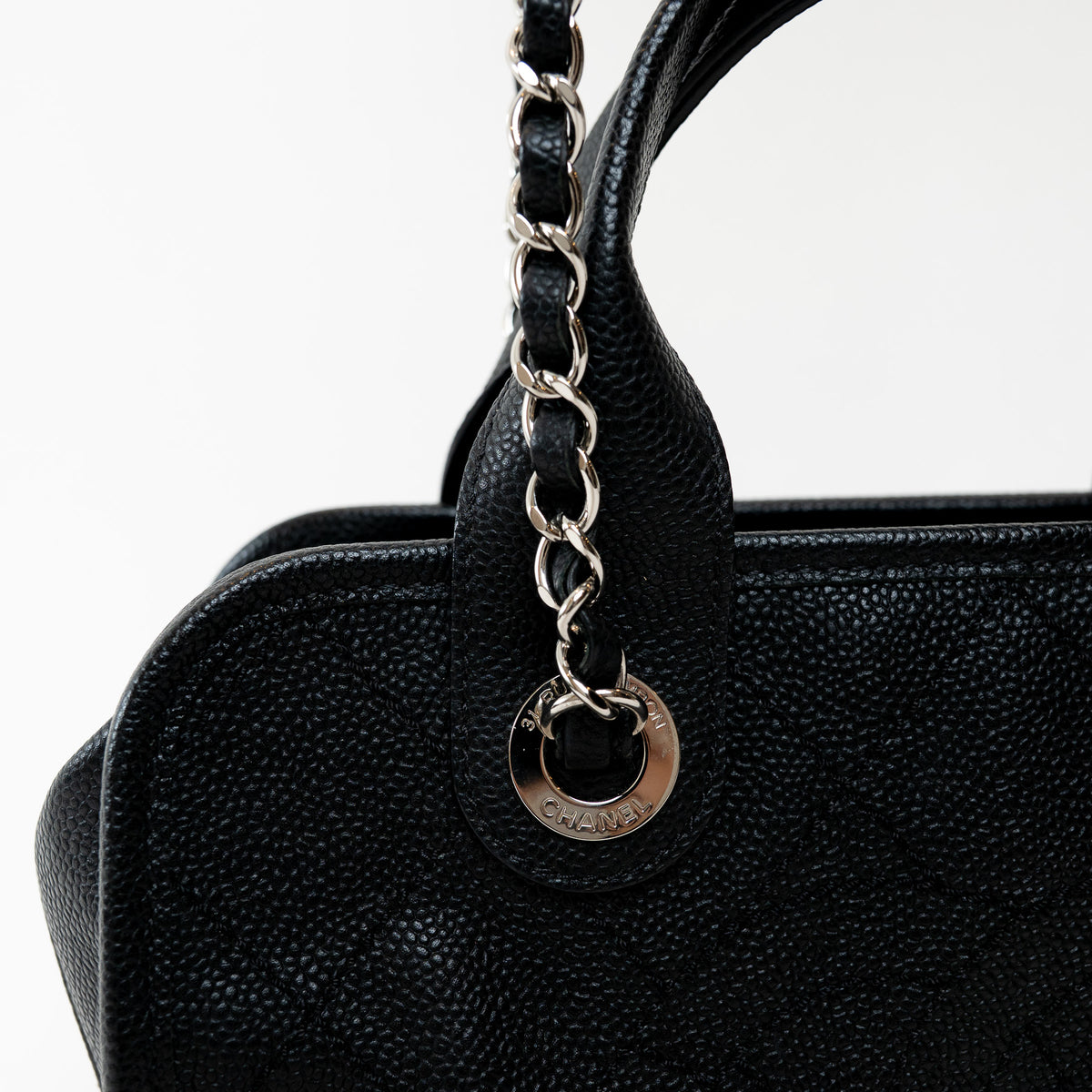 Pre-Loved Chanel™ Black Pebbled Leather Bowling Bag
