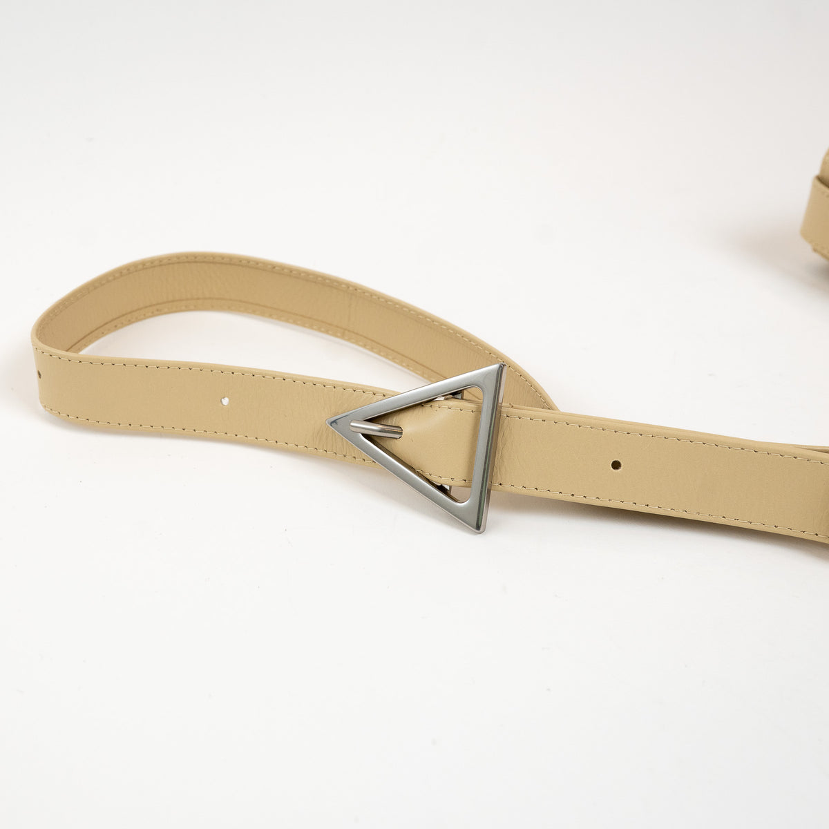 Bottega Veneta Beige Calfskin Leather Intrecciato Cassette Crossbody Bag