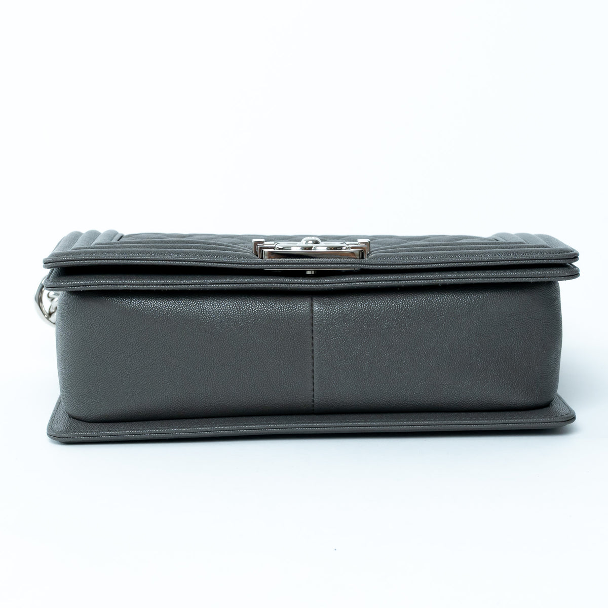 Pre-Loved Chanel™ Grey Pebbled Leather Medium Boy Bag