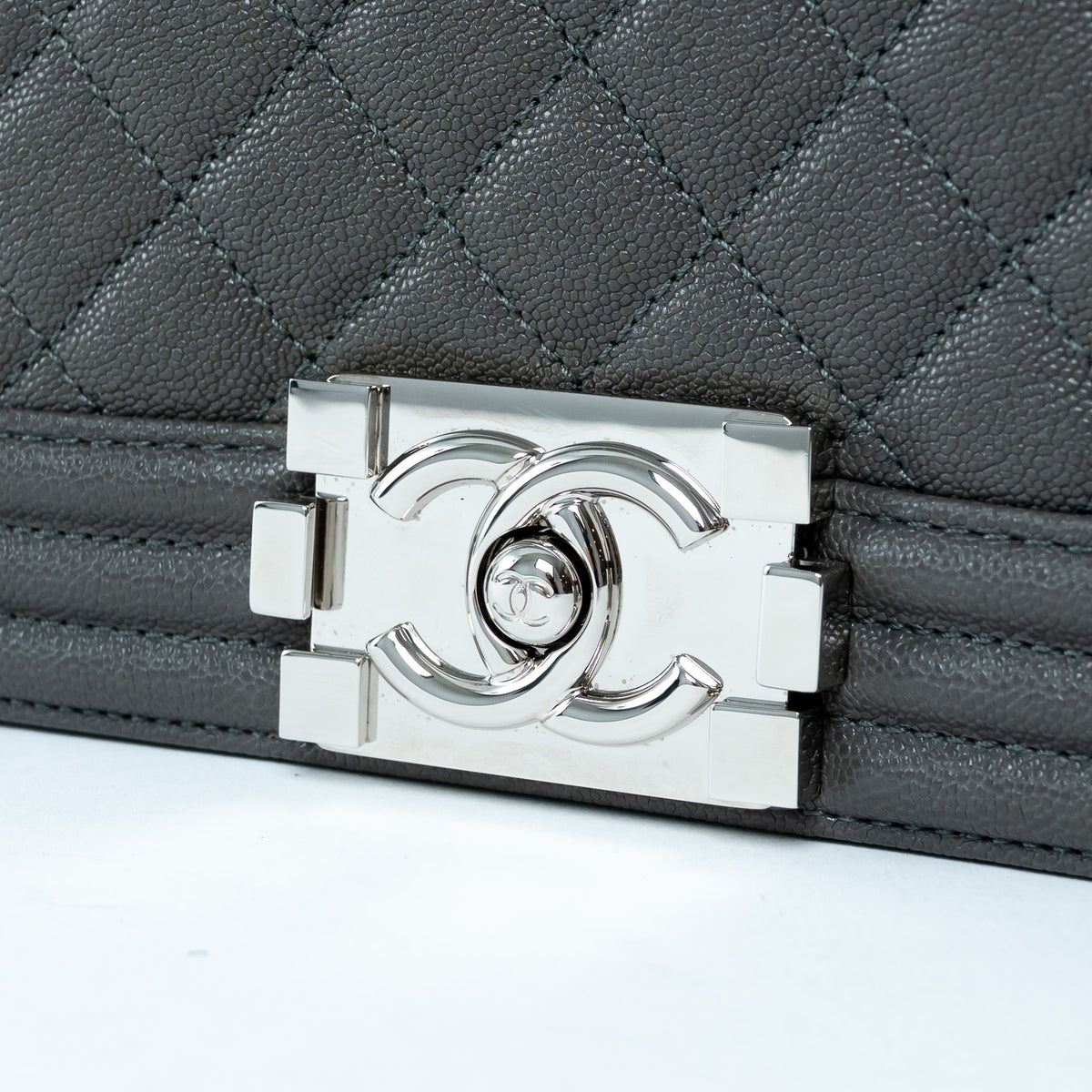 Pre-Loved Chanel™ Grey Pebbled Leather Medium Boy Bag