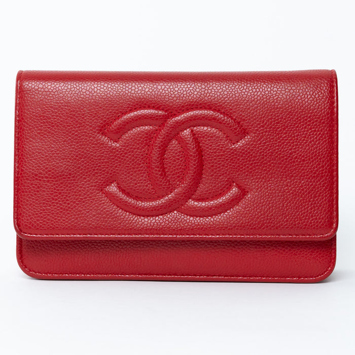 Chanel wallet on chain in red
