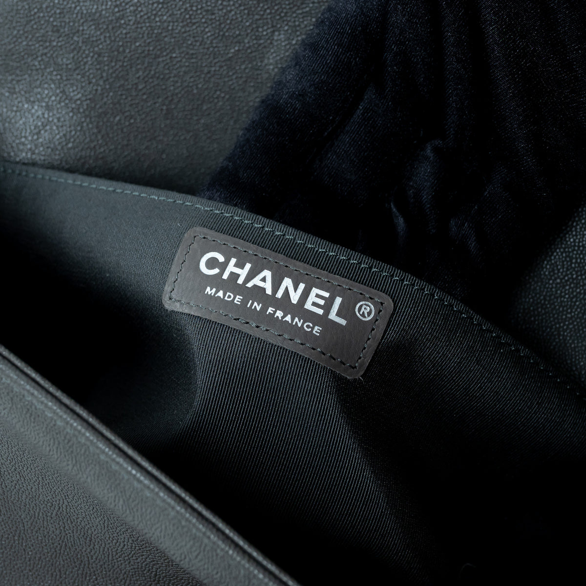 Pre-Loved Chanel™ Grey Pebbled Leather Medium Boy Bag