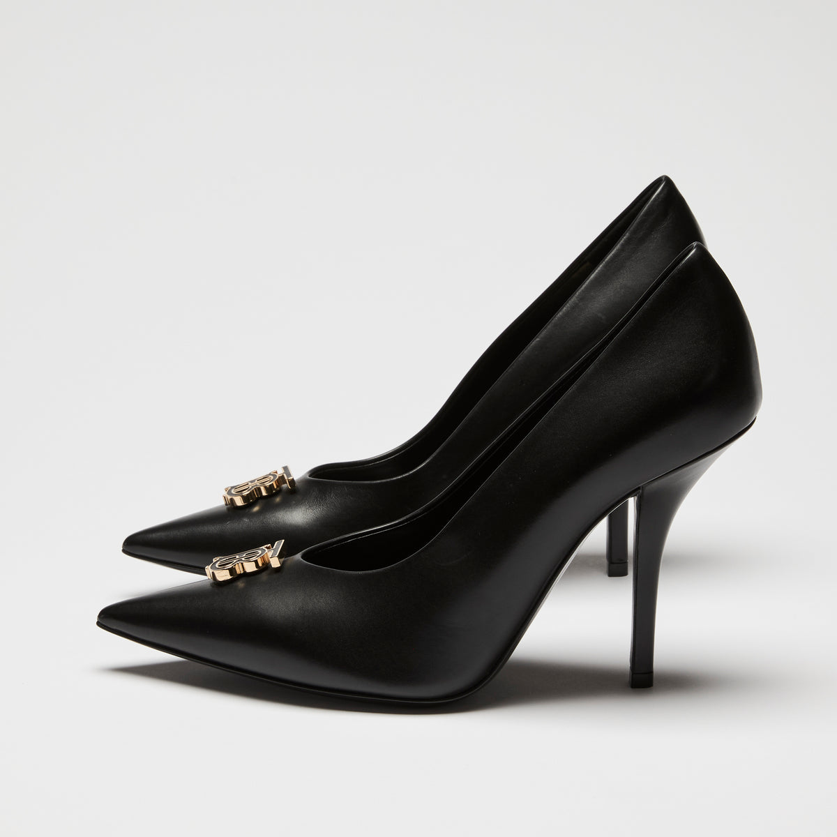 Burberry Black Smooth Leather Pumps Size 39.5