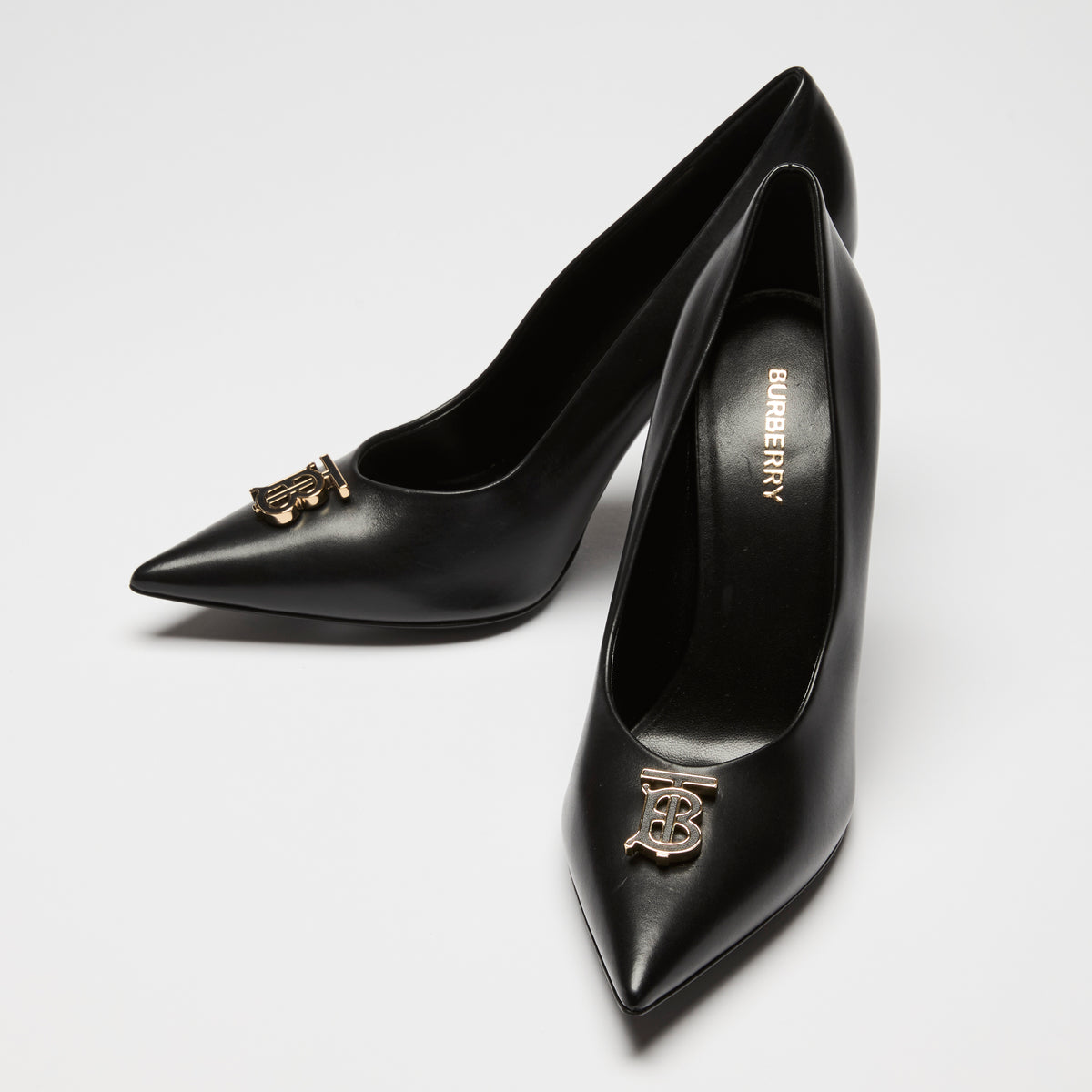 Burberry Black Smooth Leather Pumps Size 39.5