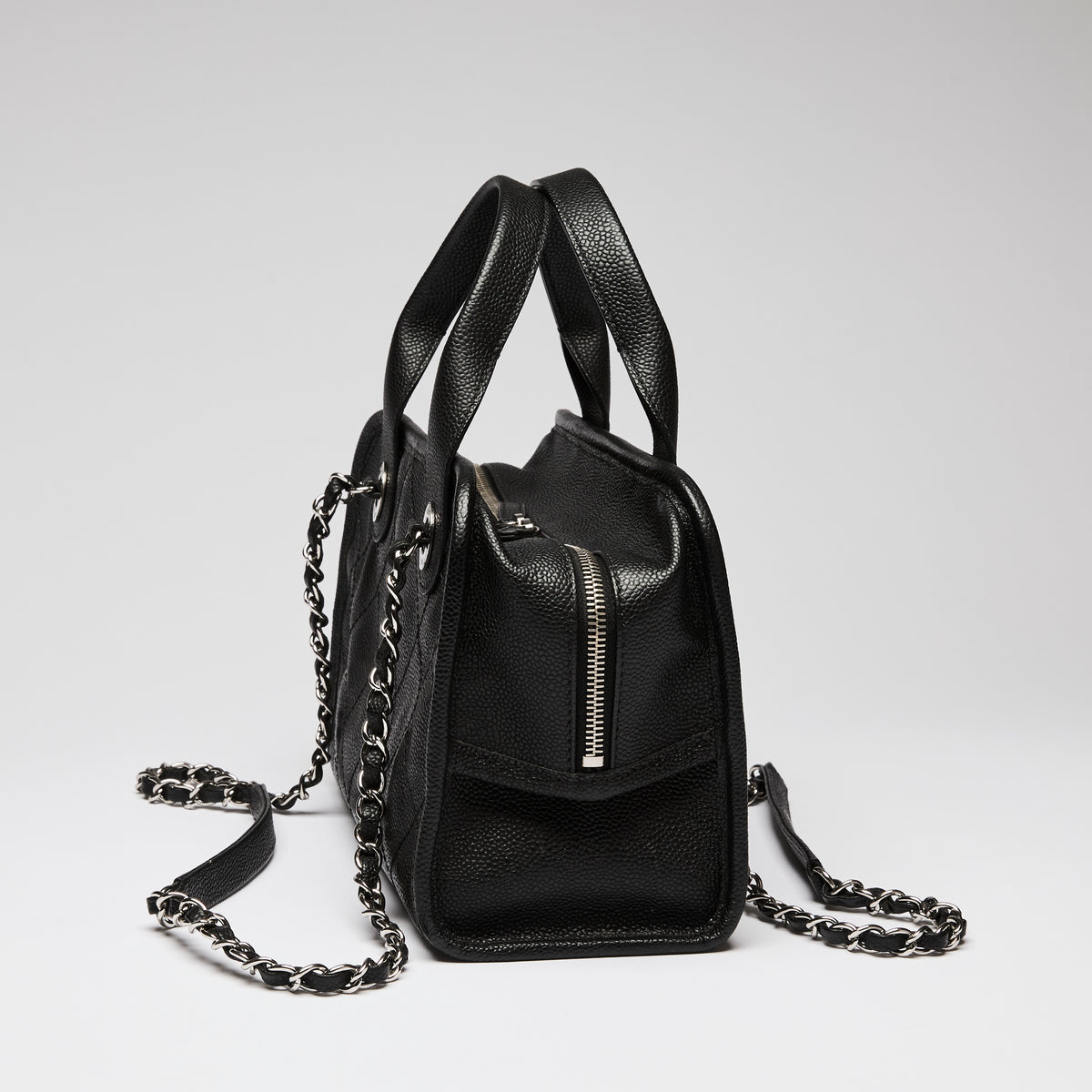 Pre-Loved Chanel™ Black Pebbled Leather Bowling Bag