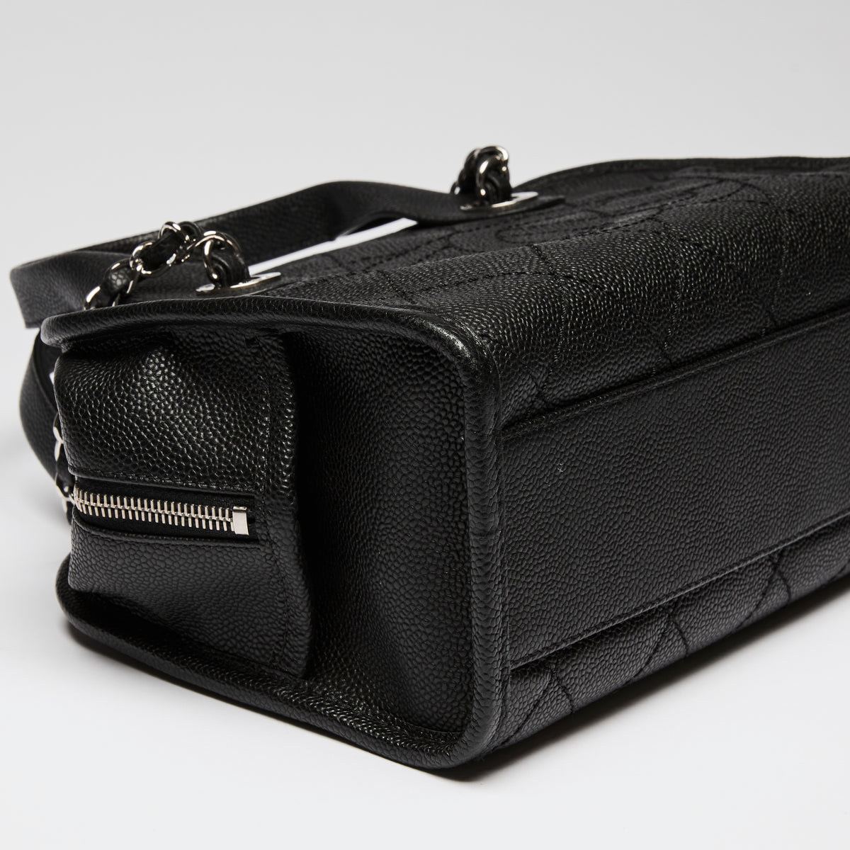 Pre-Loved Chanel™ Black Pebbled Leather Bowling Bag