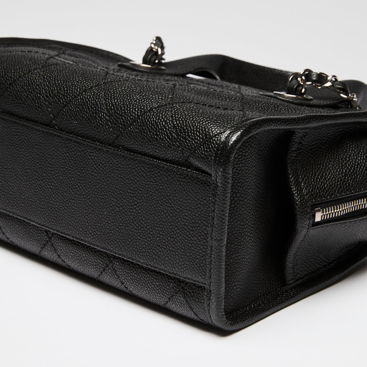 Pre-Loved Chanel™ Black Pebbled Leather Bowling Bag