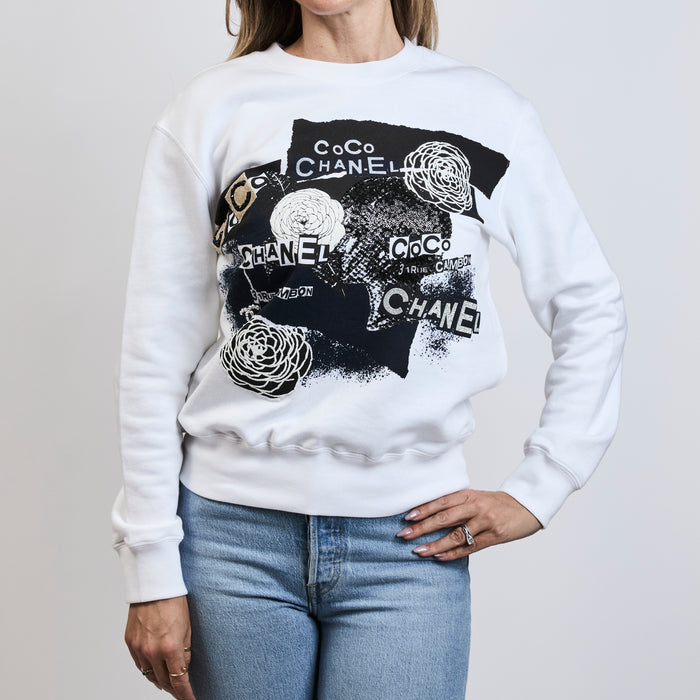 Pre-Loved Chanel ™ White Graphic Long Sleeve Crew Neck Sweater Size S