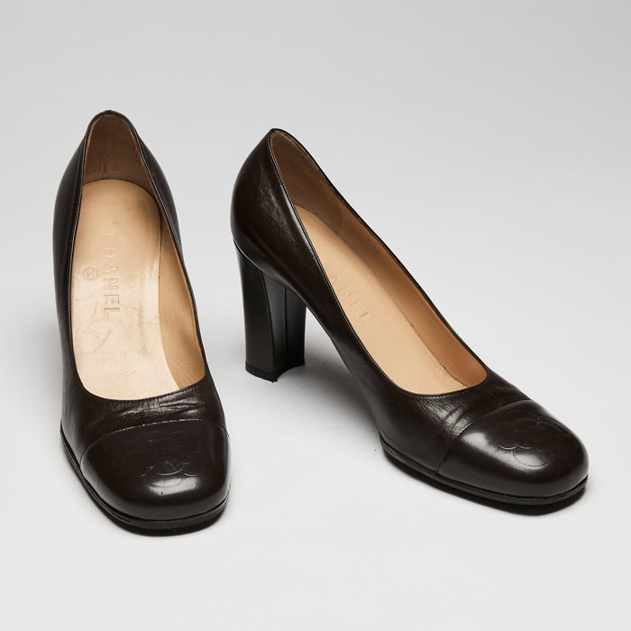 Pre-Loved Chanel™ Brown Leather Pump Heels with Camellia Flower Detail, Size 39.5
