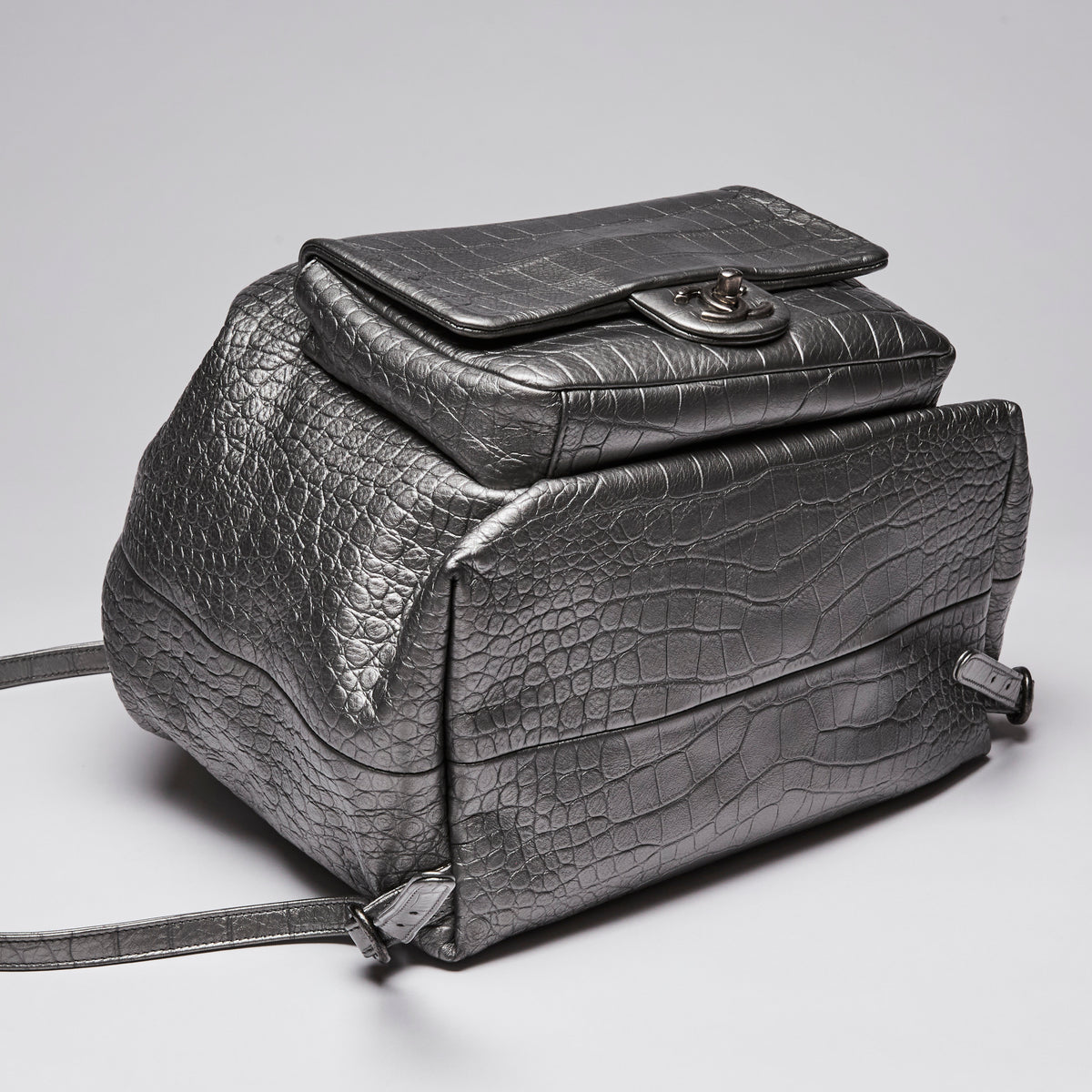 Pre-Loved Chanel™ Silver Croc Embossed Leather Backpack with Metallic Finish