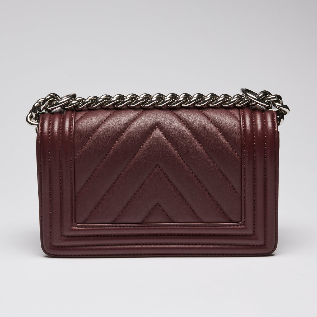 Pre-Loved Chanel ™ Chevron Small Boy Bag in Burgundy Lambskin