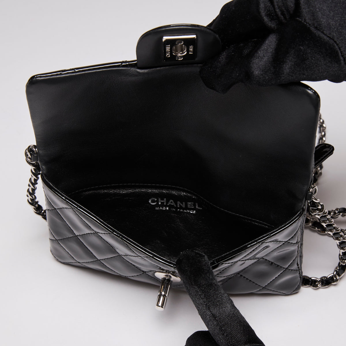 Pre-Loved Chanel™ Black Patent Wallet on Chain (Interior)