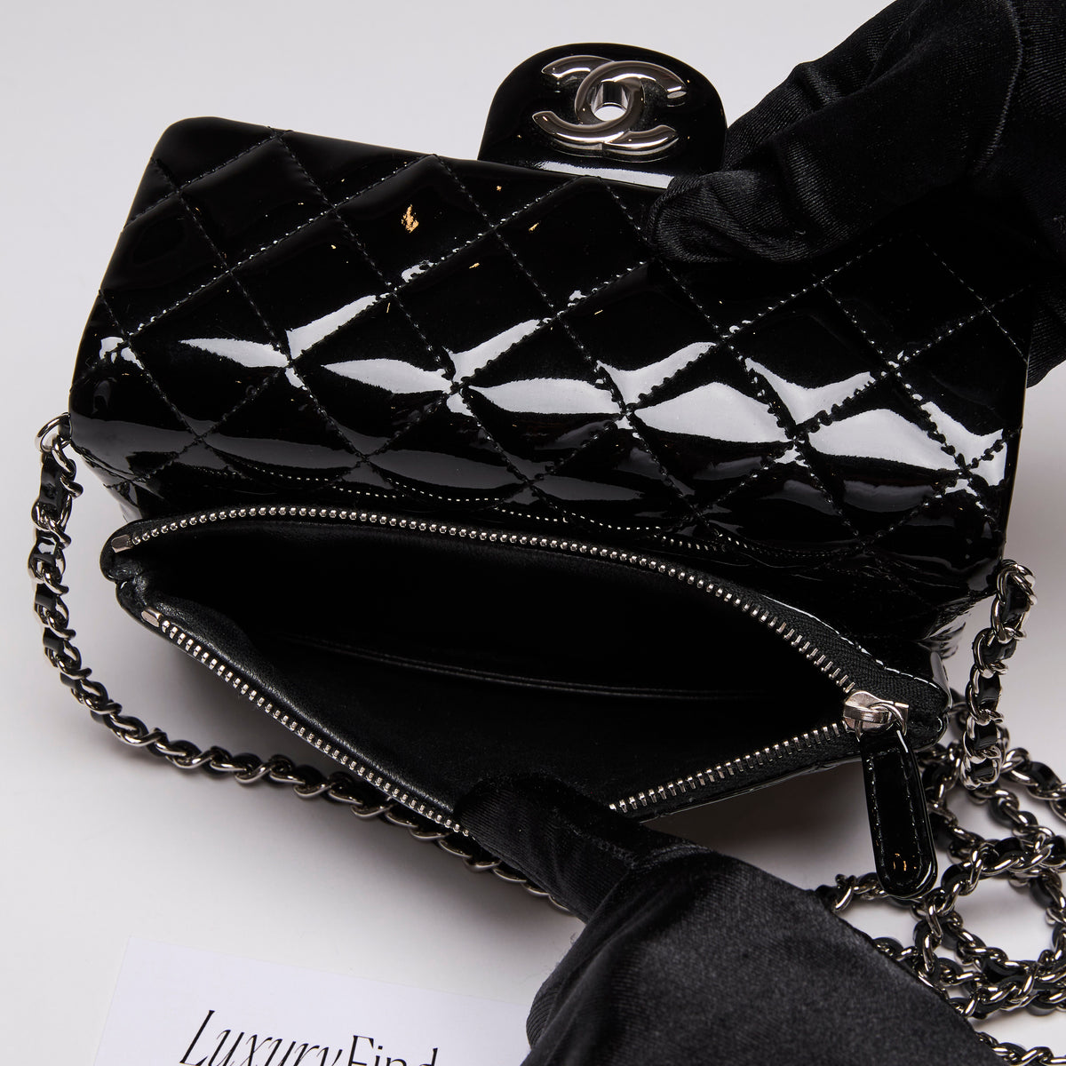 Pre-Loved Chanel™ Black Patent Wallet on Chain (interior)