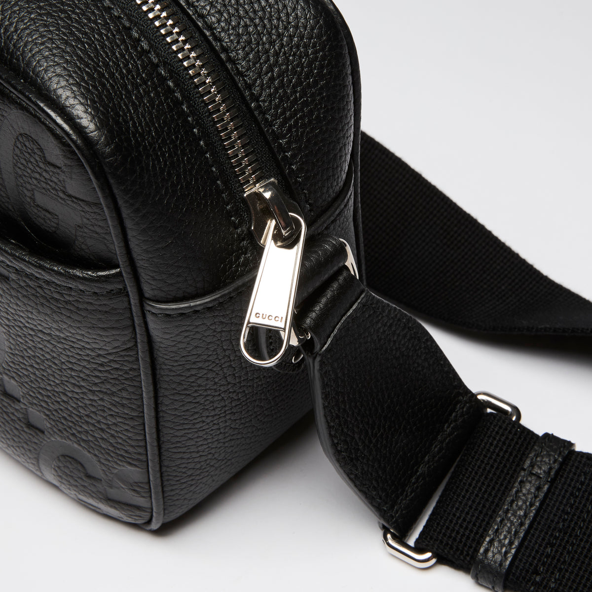 Gucci Black Embossed Grained Leather Crossbody Bag