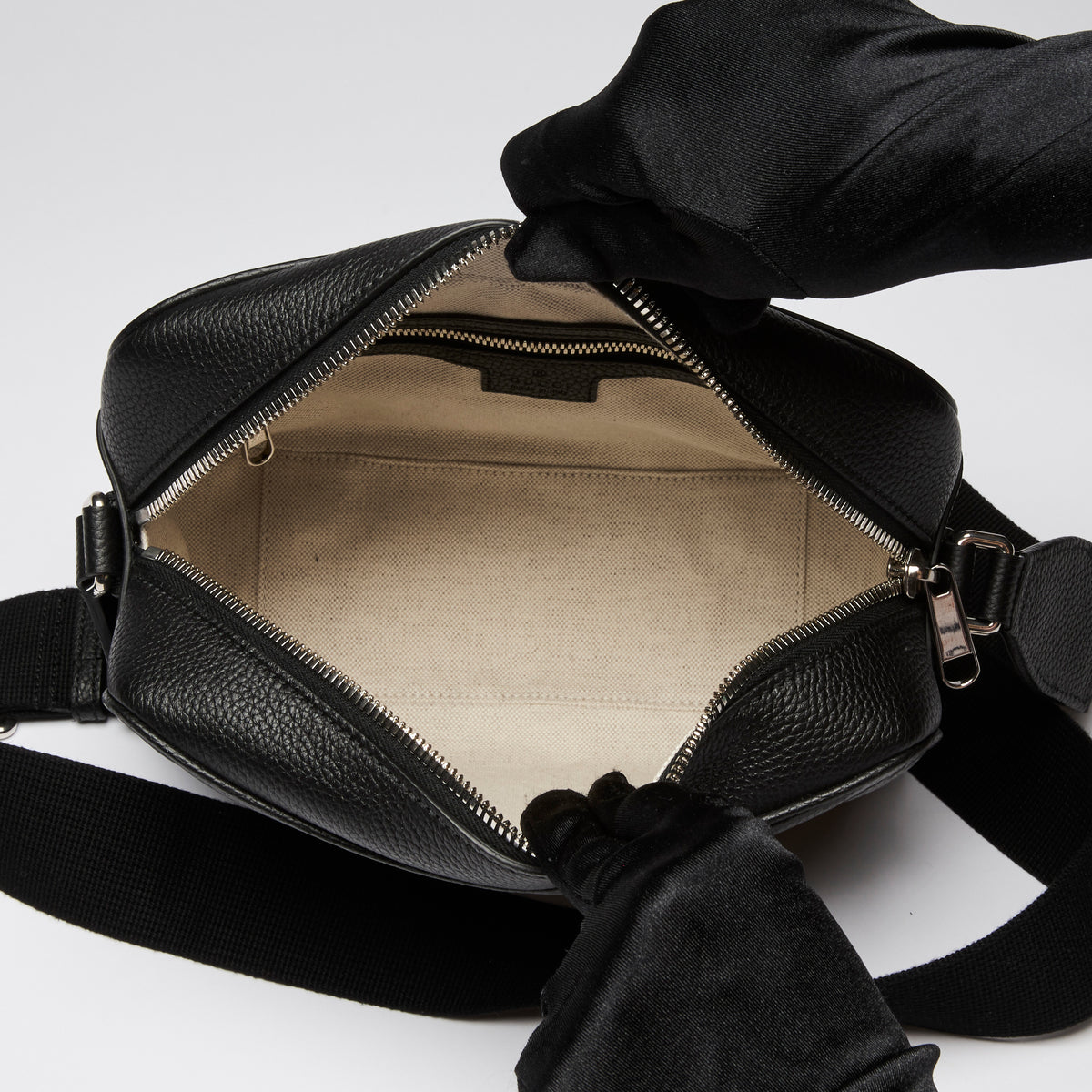 Gucci Black Embossed Grained Leather Crossbody Bag