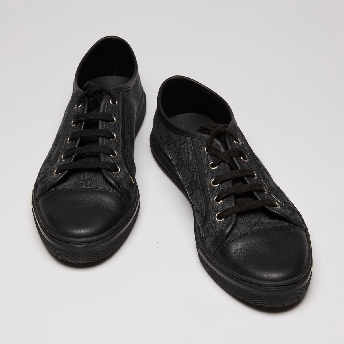 Mens Gucci Black GG Canvas Low Top Sneakers Size 38.5