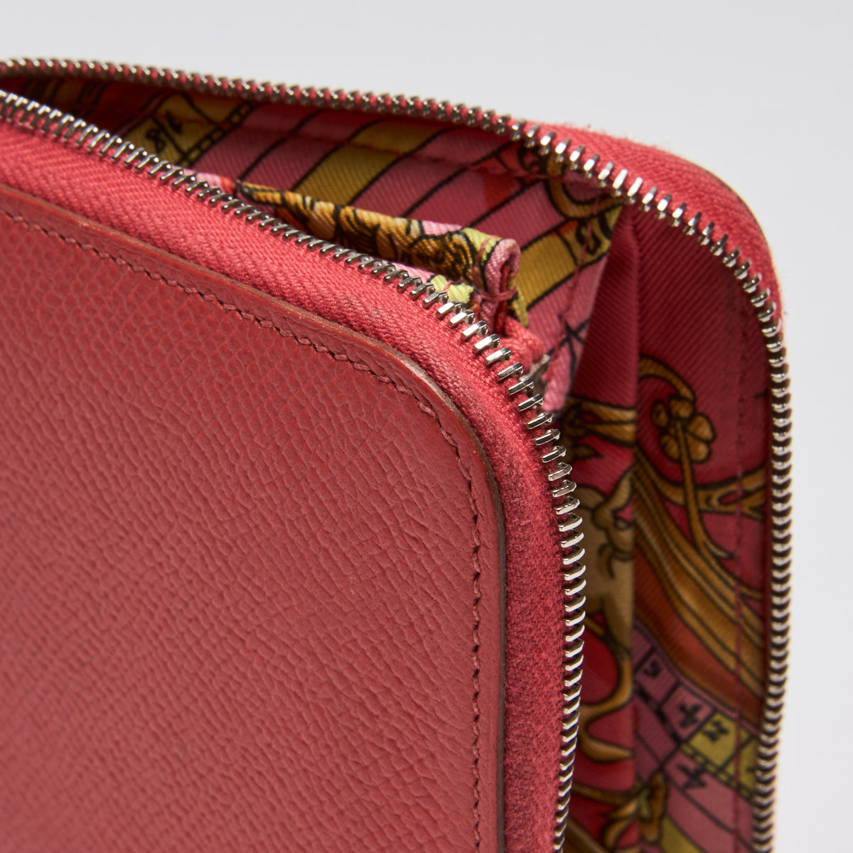 Pre-Loved Hermes Coral Zip Around Coing and Card Pouch (Corner)