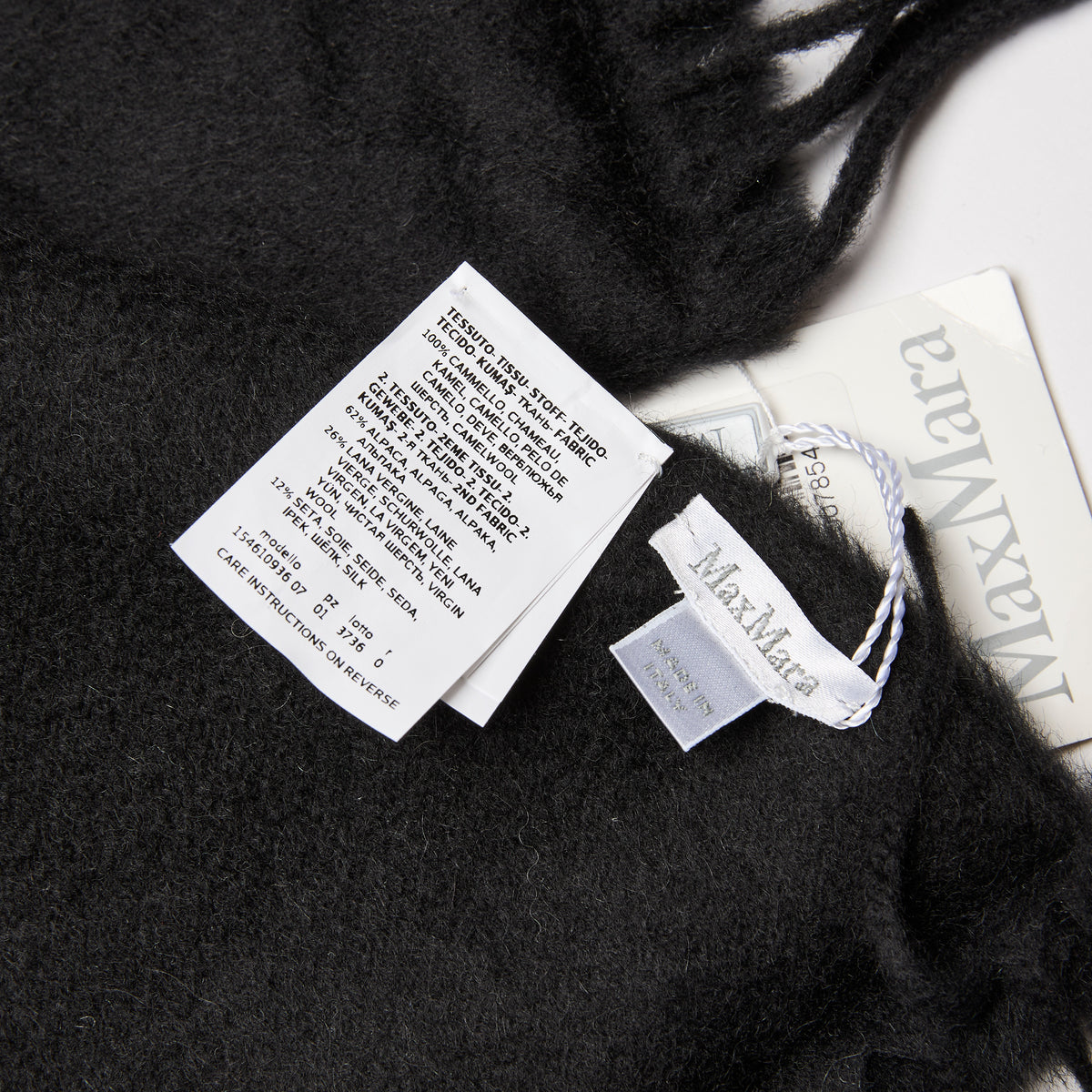 Maxmara Black Staff Fuzzy Scarf(tag)