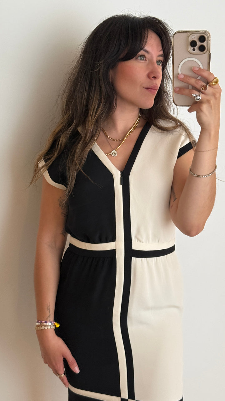 Pre-Loved Chanel™ Black and White Silk Dress with Zipper Detail Size 40