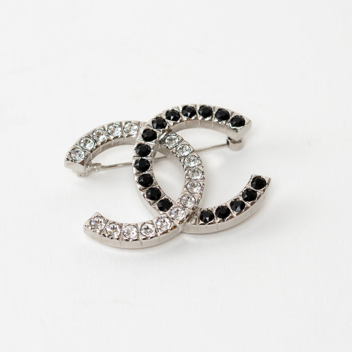 Pre-Loved Chanel™ Silver Tone Two Tone Embellished Crystal Brooch