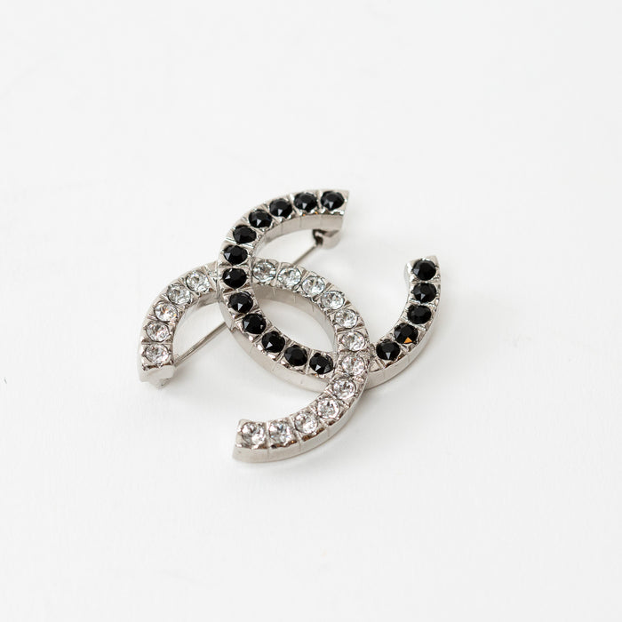 Pre-Loved Chanel™ Silver Tone Two Tone Embellished Crystal Brooch