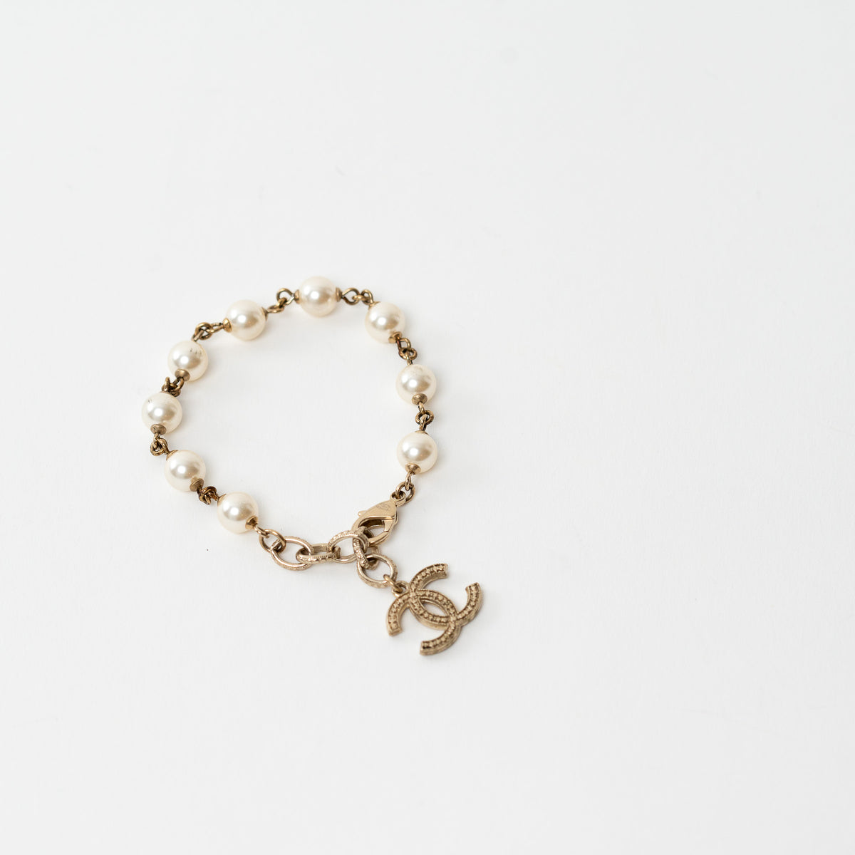 Pre-Loved Chanel™ Gold Chain and Pearl Bracelet