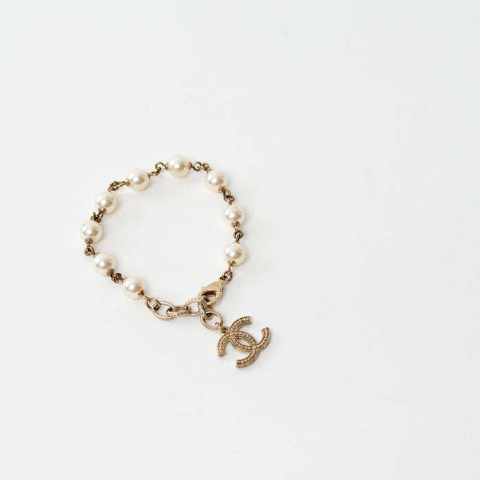Pre-Loved Chanel™ Gold Chain and Pearl Bracelet