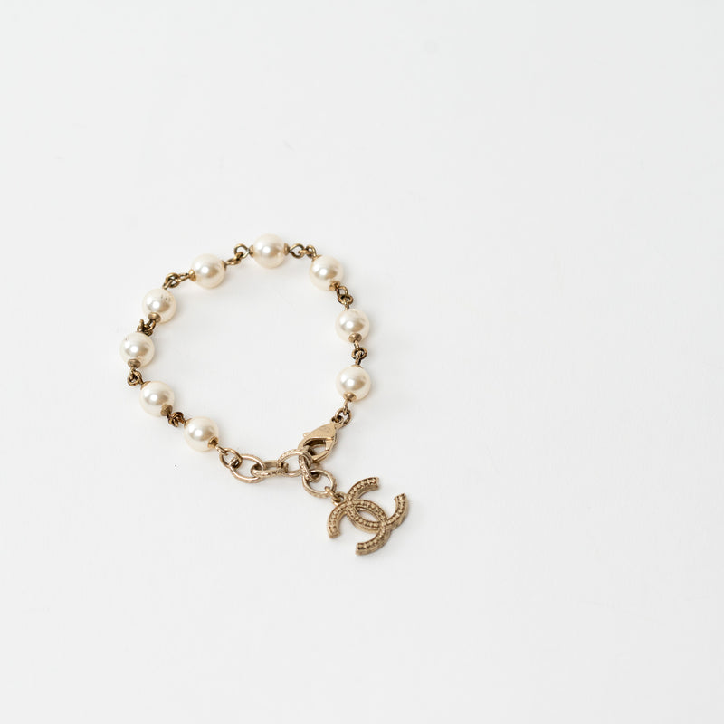 Pre-Loved Chanel™ Gold Chain and Pearl Bracelet