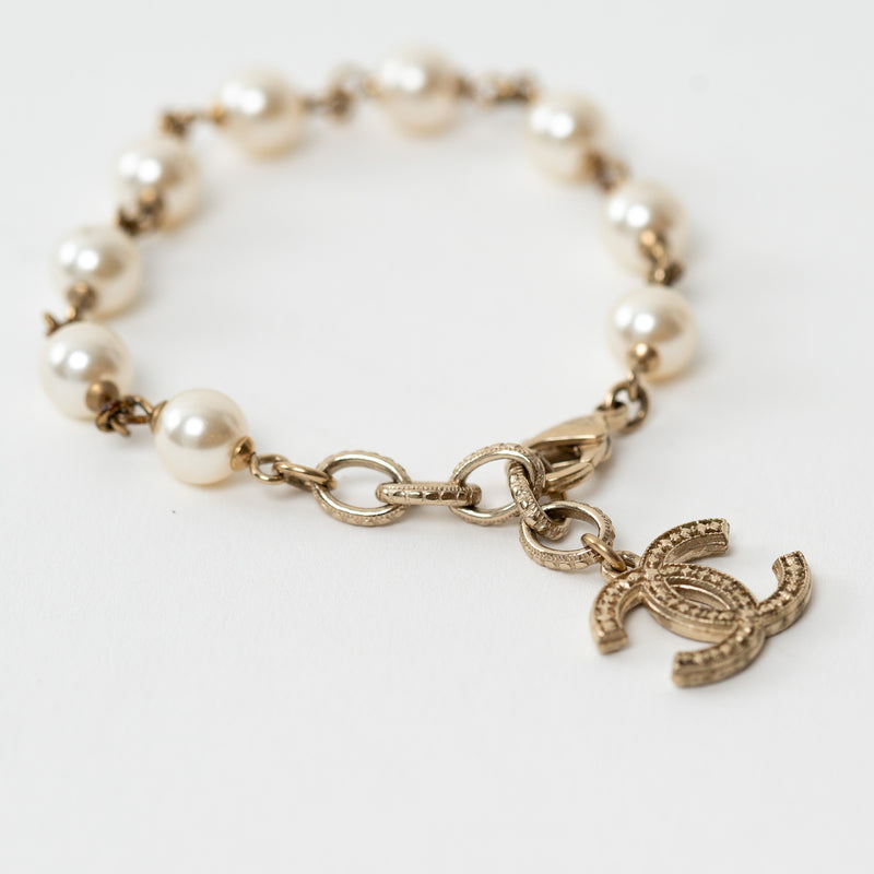 Pre-Loved Chanel™ Gold Chain and Pearl Bracelet